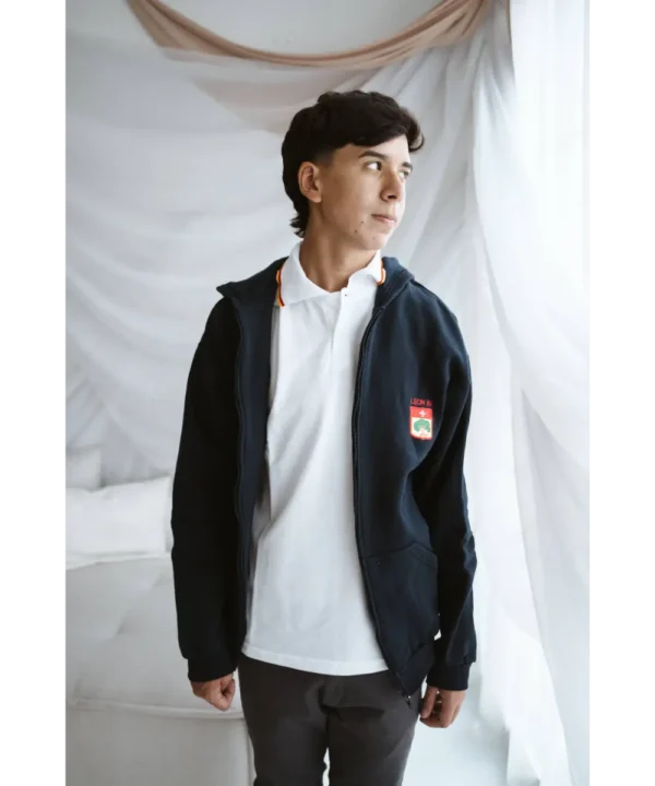 CAMPERA CANGURO AZUL MARINO BORDADA