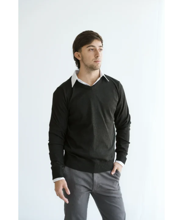 SWEATER ESCOTE EN V